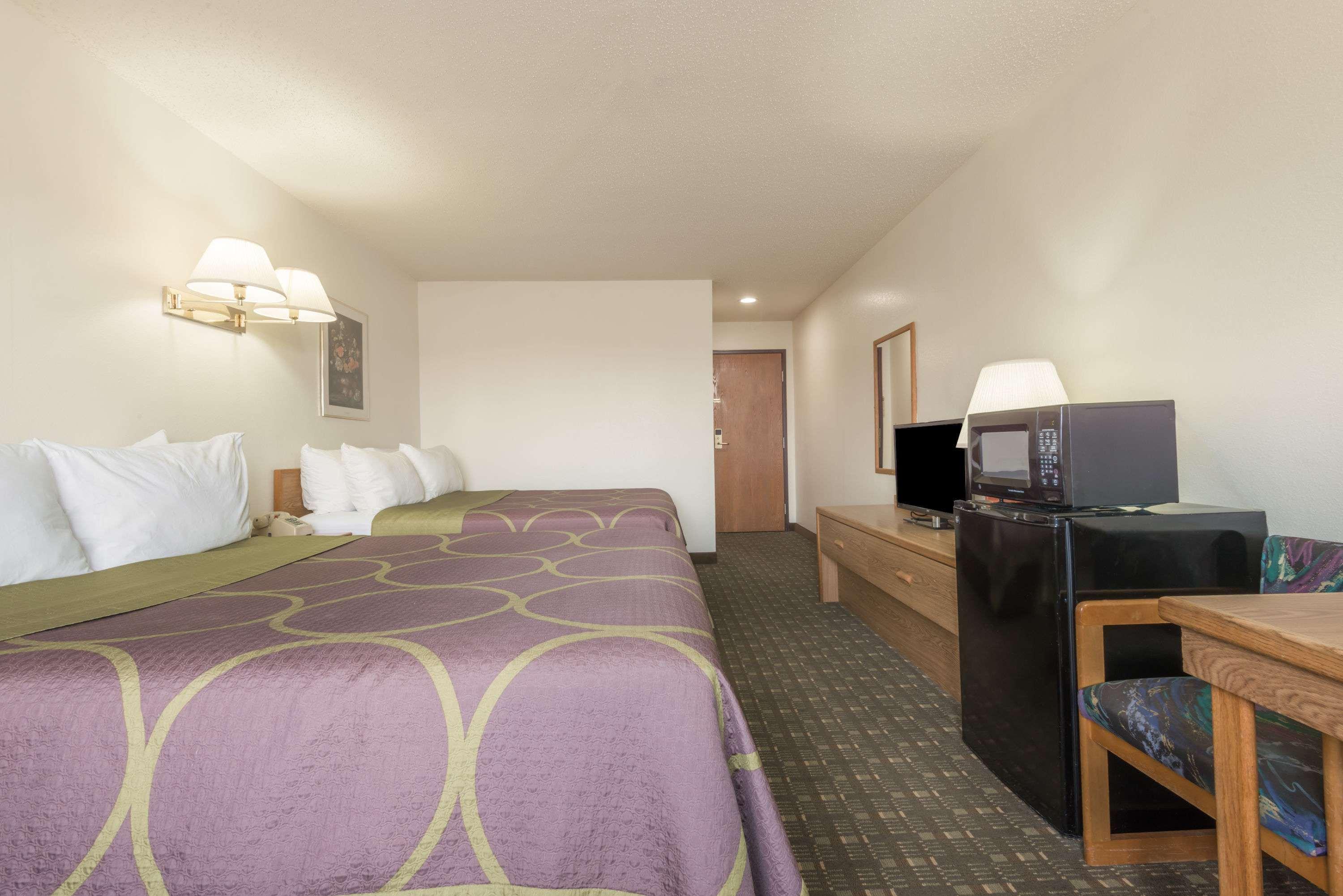 Super 8 By Wyndham Florence Co Exterior photo